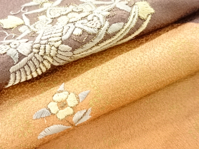  絞り霞に華紋・尾長鶏模様刺繍訪問着